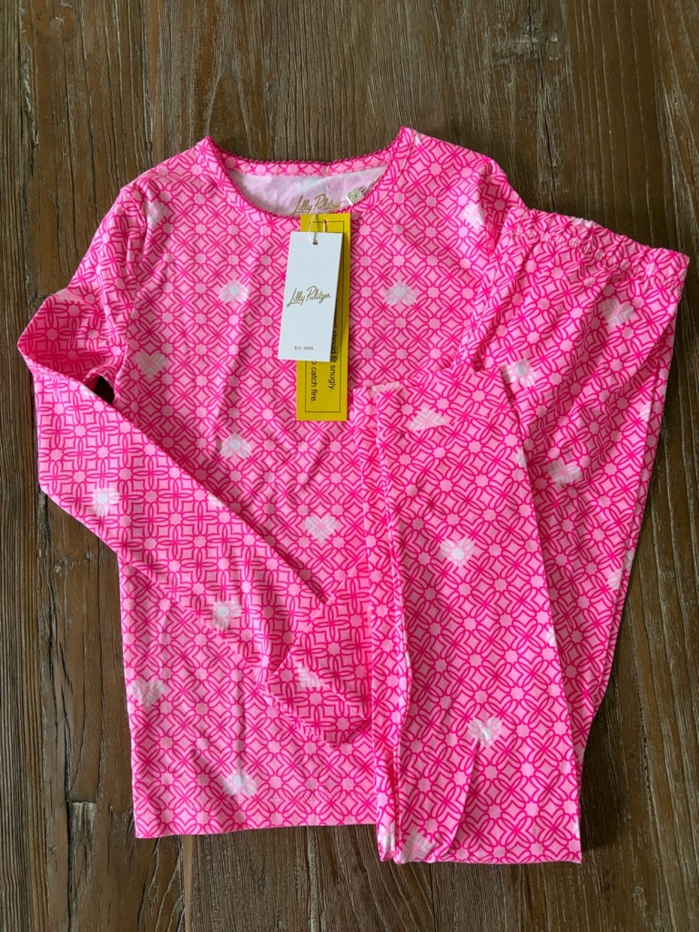 NWT Girls Lilly Pulitzer Hot Pink Geometric & Star Print Pajama Set size 10